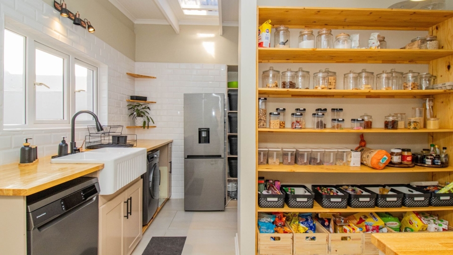 3 Bedroom Property for Sale in Westcliff Western Cape